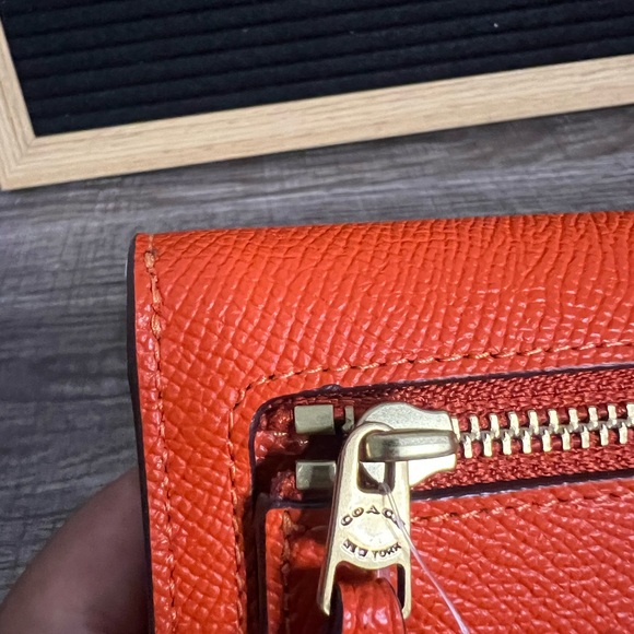COACH Leather Wallet Orange - Picture 6 of 8
